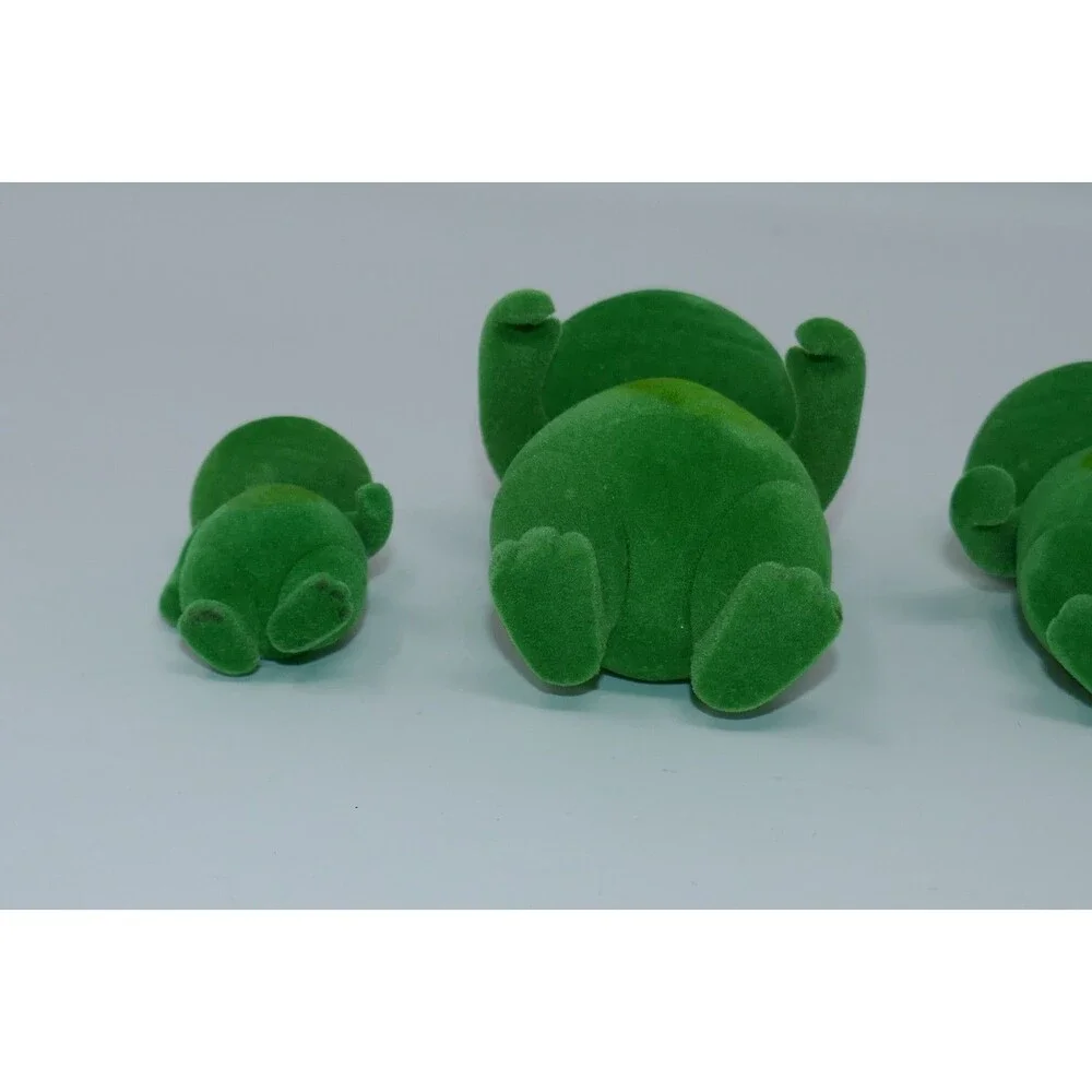 Li'l Woodzeez Croakalily Frog Family Figures Set of 4 w/Clothing